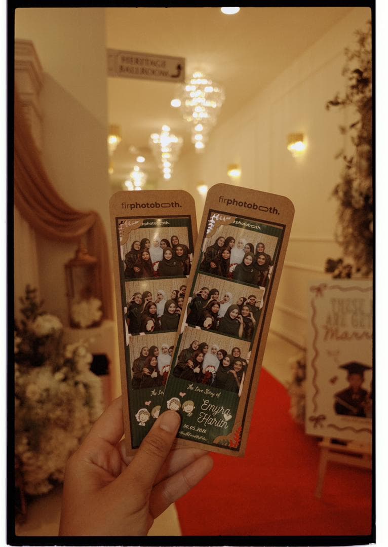 Printed photostrips from an event